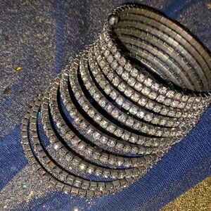 CLUB MONACO VTG GORG INFINITY BEJEWELED SPRING Bracelet LUX DEMI VINTAGE.